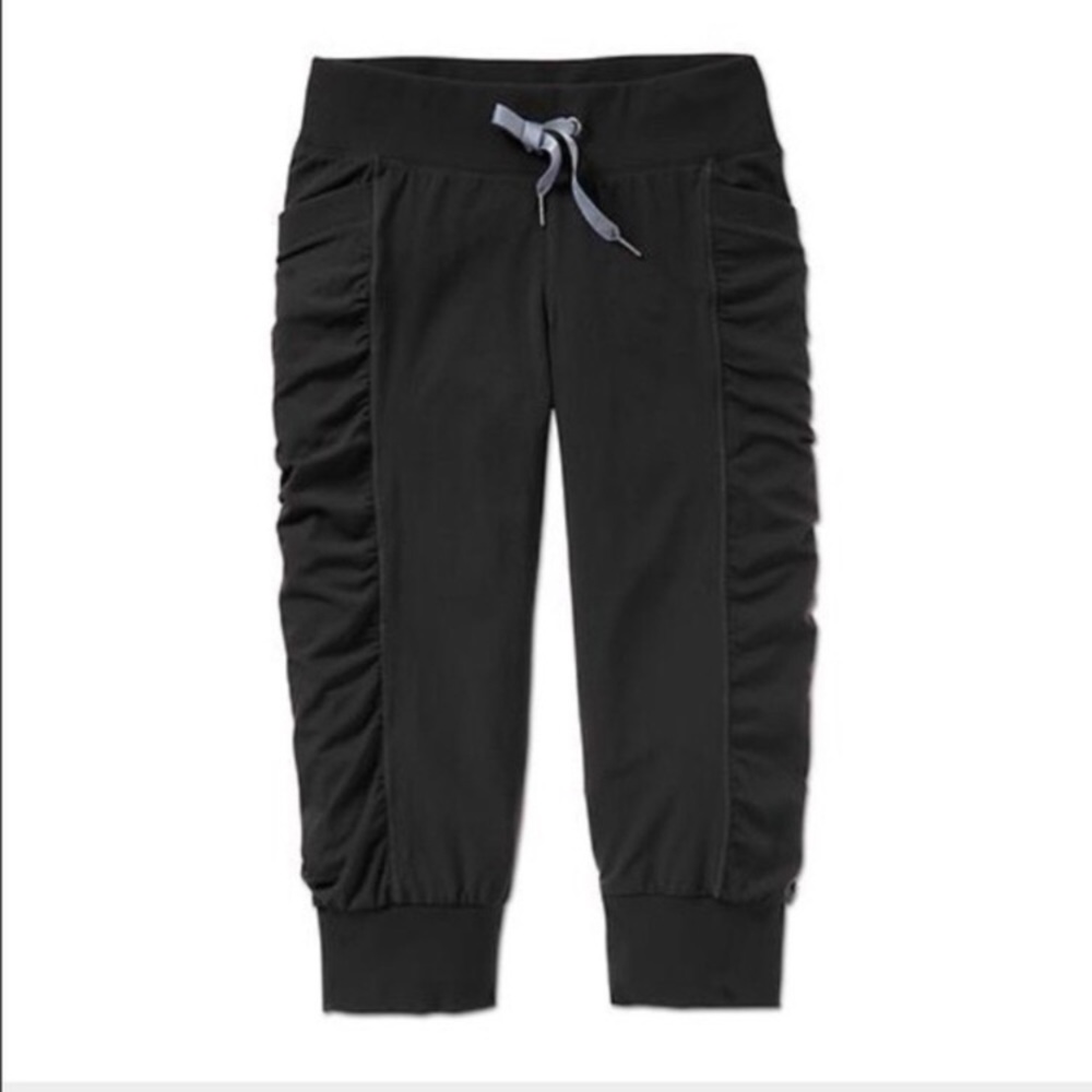 Athleta black capris joggers, size 8